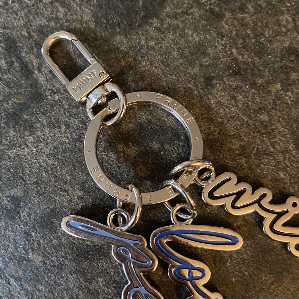 Prune keychain - Picture 4 of 6